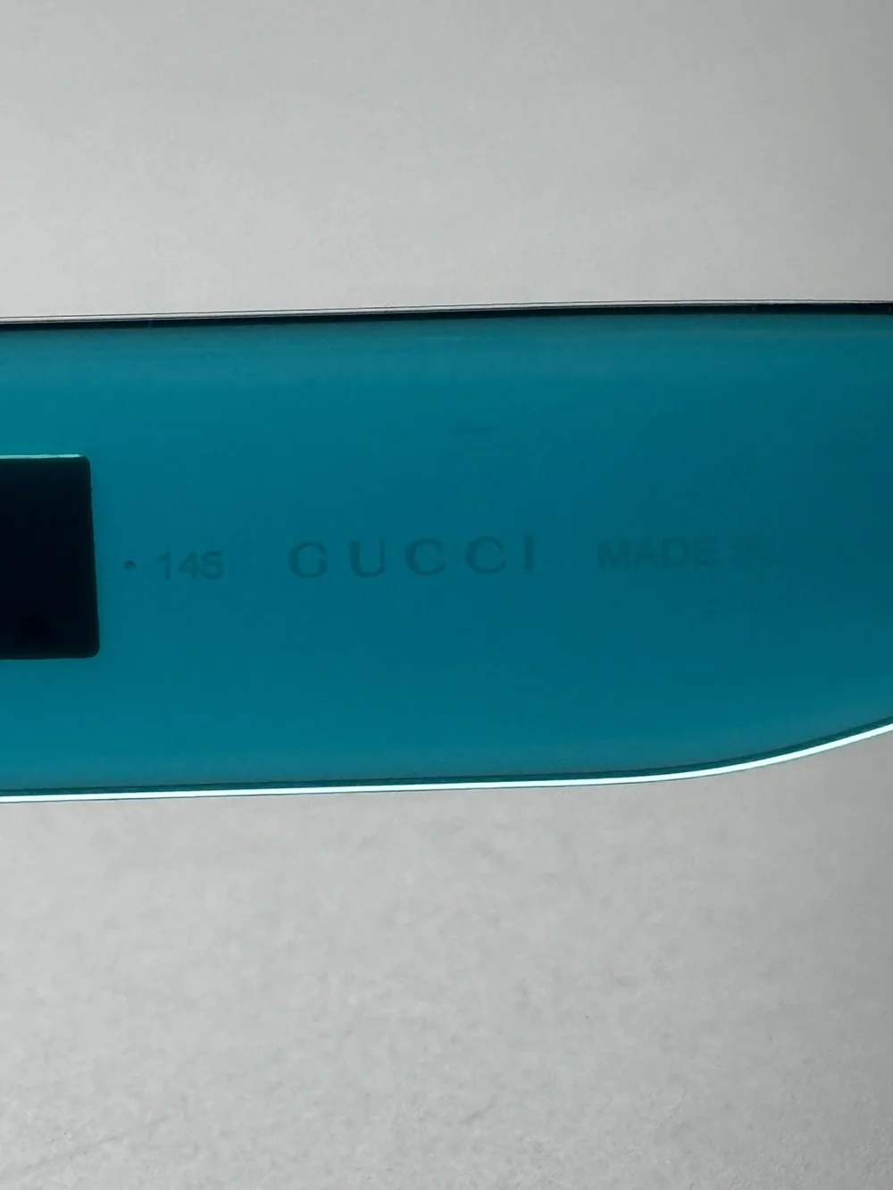 Vintage Gucci “screen”Blue Rimless Shield Sunglasses with Comfortable Nose bridg